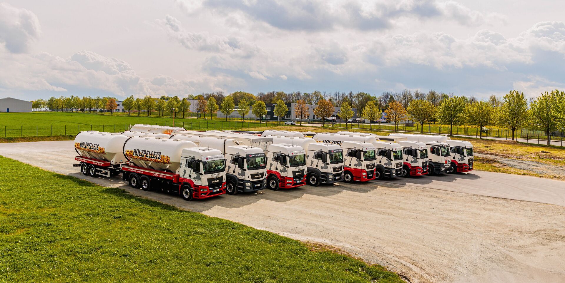 Pellets ✚ Heizöl ✚ Briketts ⇒ Hellmuth Energie!